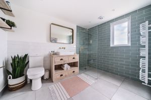 En Suite angle 1- click for photo gallery